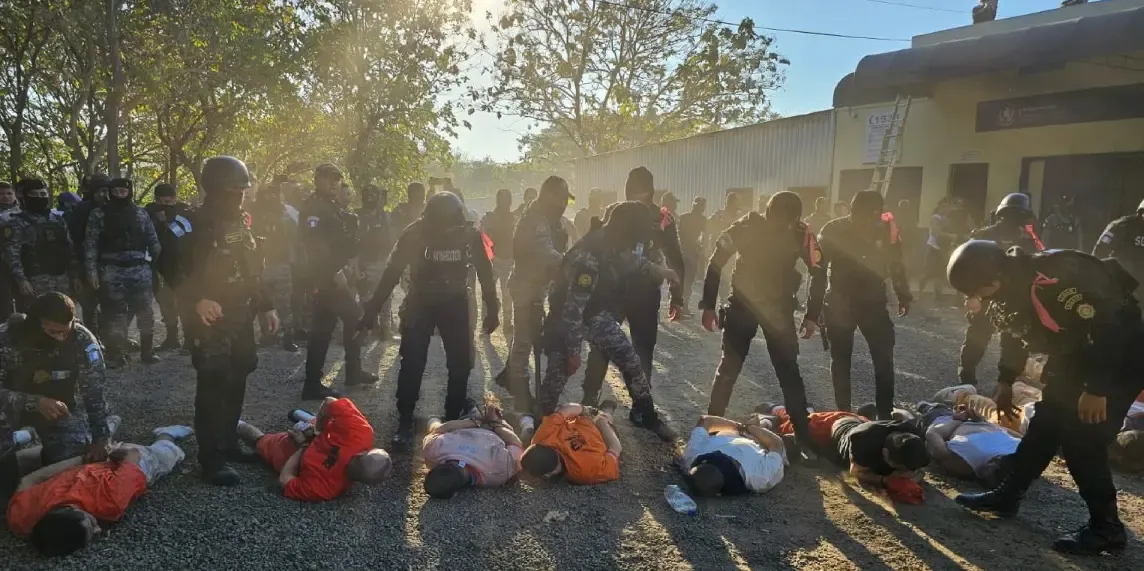 Guatemala decreta estado de sitio tras motines carcelarios y ataques armados contra la policía
