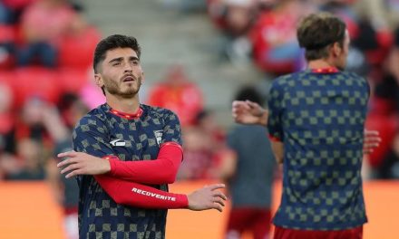 Futbolista revela que la ‘homofobia interna’ en su equipo frenó su carrera