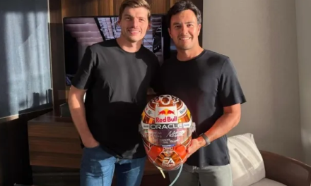 Verstappen cumple promesa y fortalece la amistad con Checo Pérez con un regalo especial