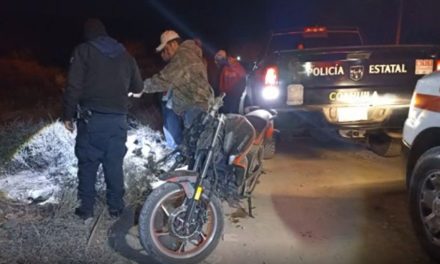 Saltillo: Motociclista sufre graves lesiones… derrapó al ir sobre la terracería