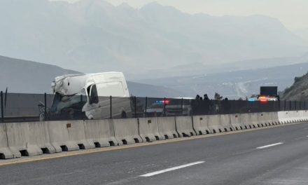 Muere prensado conductor tras choque en la carretera autopista de cuota Saltillo-Monterrey