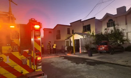 Se intoxican dos personas tras incendio al norte de Saltillo