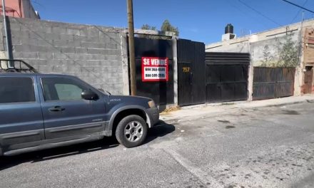 Piden vecinos del centro de Saltillo retiren chatarras de la vía pública