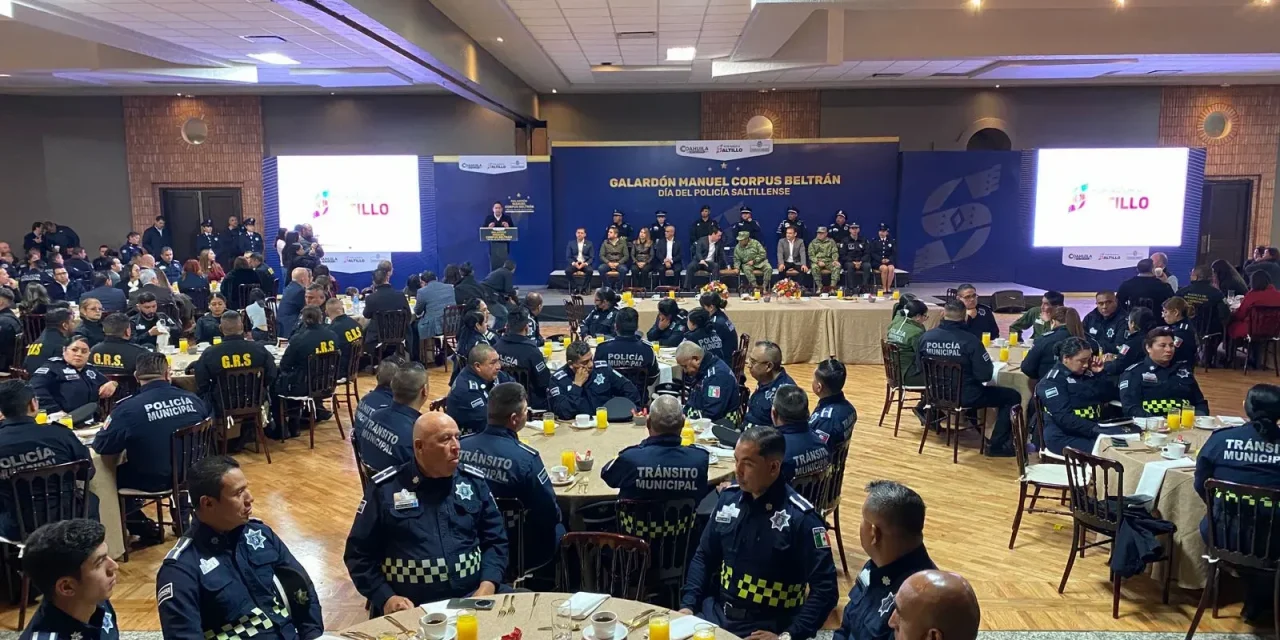 Javier Díaz conmemora el Día del Policía Saltillense