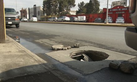 Saltillo: Registro de CFE sin tapa es un peligro para los automovilistas