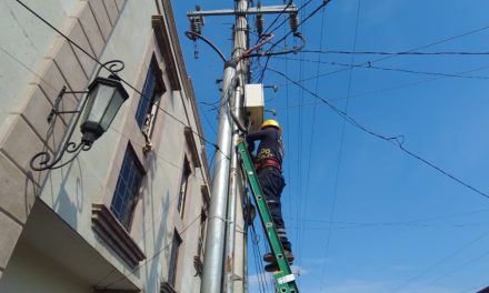 Retira Municipio más de 13 mil metros de cableado en desuso en Saltillo
