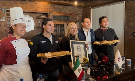 Elaboran en Saltillo rosca de reyes de un kilómetro de longitud
