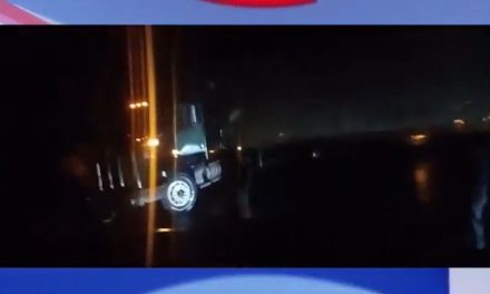 Tráiler se accidenta en la 57