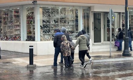 Trasladan a cinco personas a albergues en Saltillo