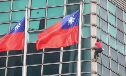 ¡Hazaña de altura!   Alex Honnold desafía a la muerte y escala el rascacielos Taipei de 101 pisos y… sin arnés