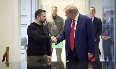 ‘Esta guerra tiene que acabar’: Trump y Zelenski se reúnen en Davos entre señales de un acuerdo inminente