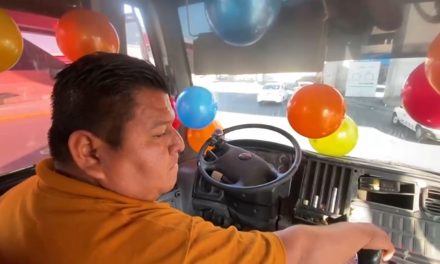 Saltillo:  Una vez más operador de ruta Express lleva alegría a los niños