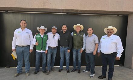 Carlos Villarreal fortalece coordinación para respaldar al sector apícola