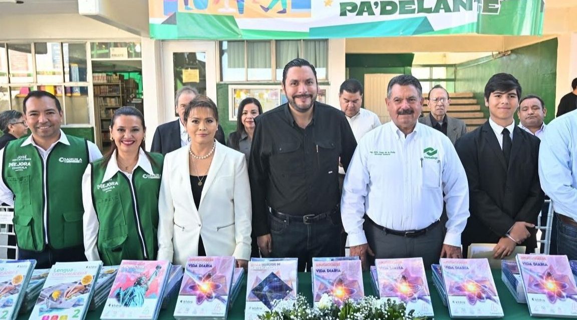 Carlos Villarreal entrega material escolar y minisplits en el Conalep