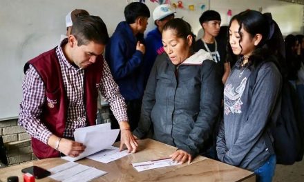 Este lunes inicia registro de la Beca Rita Cetina en Coahuila