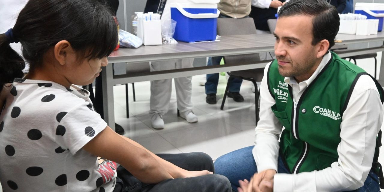 Benefician a laguneros con vacunación e infraestructura