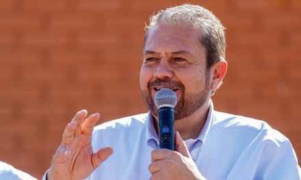 Llevan Manolo Jiménez y Tomás Gutiérrez apoyos educativos a CETIS 60