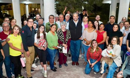 Fortalece Tomás Gutiérrez cercanía con vecinos de la colonia Lomas del Valle