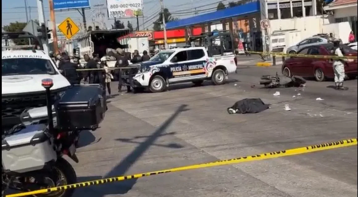Camión de la Guardia Nacional atropella y mata a motociclista en Ecatepec