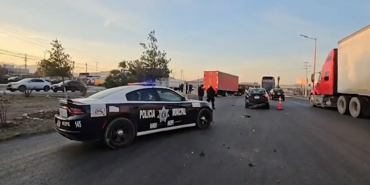 Accidente múltiple deja cuantiosos daños materiales en Ramos Arizpe