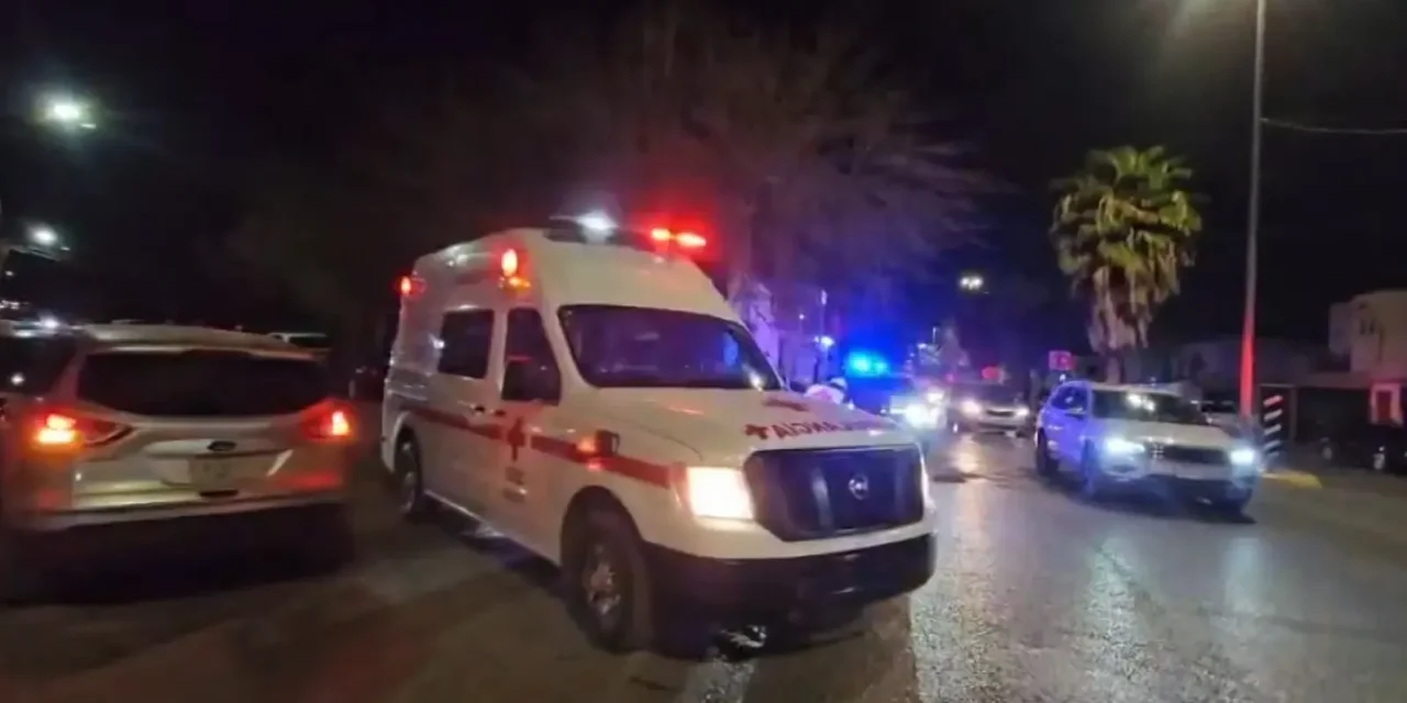 Camioneta arrolla a joven en bicicleta en Saltillo