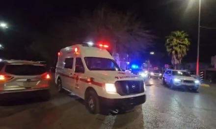 Camioneta arrolla a joven en bicicleta en Saltillo