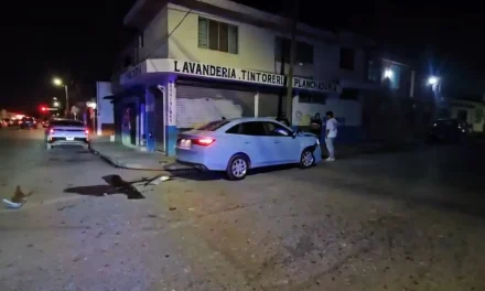 Saltillo: Choque entre conocidos termina con ambos conductores detenidos