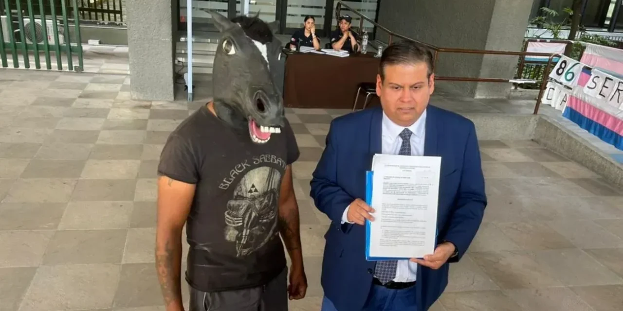 Ciudadano presenta la ‘Ley Therian’ ante el Congreso de Nuevo León