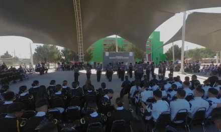 Disfruta Saltillo de despliegue de Bandera Monumental y exhibición de escoltas