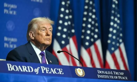 Trump evalúa excluir a Canadá del T-MEC