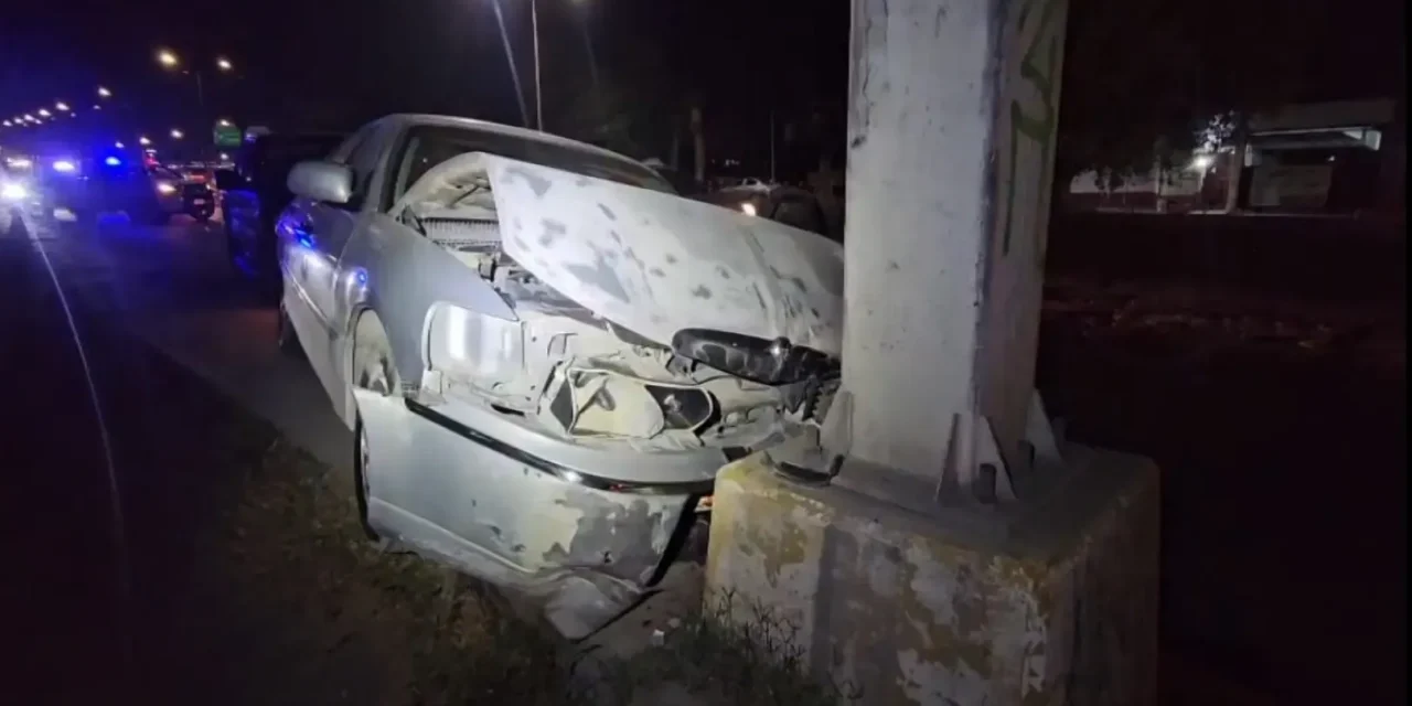 Ebrio choca y termina detenido en Saltillo
