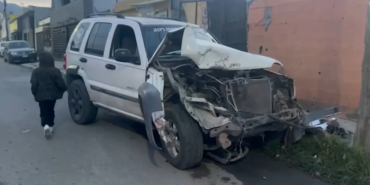Ebrio conductor choca por alcance en Saltillo