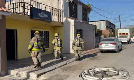 Incendio consume freidoras en negocio de papas en Virreyes Pensiones