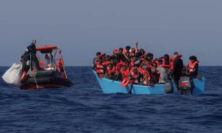 53 migrantes desaparecidos tras naufragio frente a Libia; dos bebés entre las víctimas