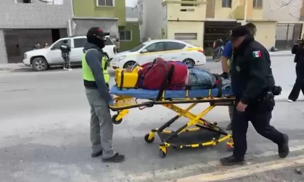 Motociclista repartidor resulta lesionado al evitar atropellar a una mujer en Mirasierra
