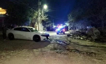 Hallan cuerpo calcinado de una mujer 12 horas después de incendio en predio abandonado en Nuevo León