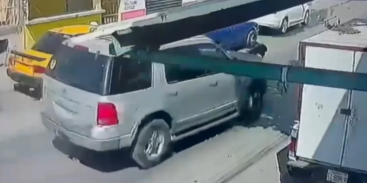 Saltillo: Mujer se arroja al paso de camioneta