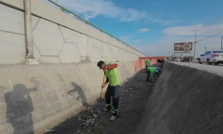 Municipio realiza limpieza profunda en canal pluvial de la colonia San Ramón Ampliación