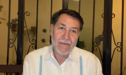 Ordenan a Fernández Noroña  retirar videos por violencia de género contra la alcaldesa de Uruapan
