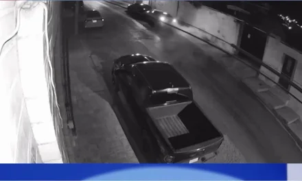 Par de ebrios huyen tras accidente en el centro de la ciudad