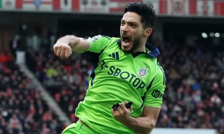 Raúl Jiménez consigue doblete y mantiene su perfección desde los once pasos