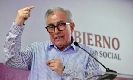 Denuncian a Rubén Rocha Moya ante la FGR por presunta vinculación con crimen organizado