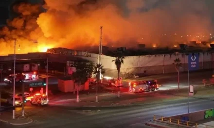 Incendio consume tienda Sam’s Club en Hermosillo