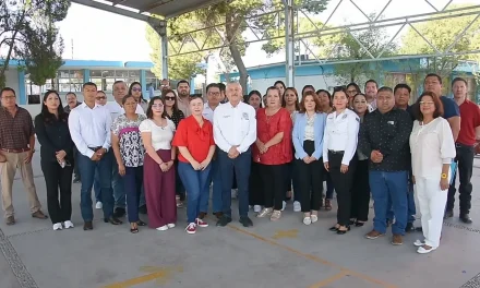 Trabajan docentes bajo protesta en secundaria número 35 de Monclova