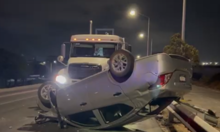 Ramos Arizpe: Mala maniobra lo hace volcar, rebasó un tráiler sin precaución