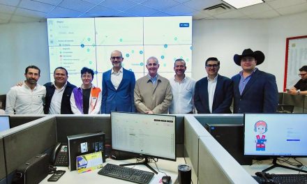 Román Alberto Cepeda presenta al Agente Max