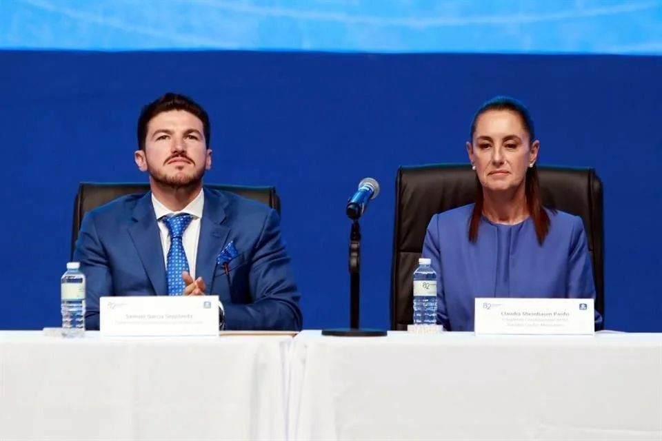 Abuchean a Samuel García frente a Sheinbaum en Nuevo León