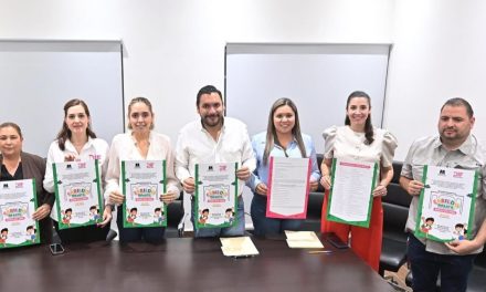 Carlos Villarreal presenta convocatoria del Cabildo Infantil Monclova