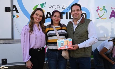 Llevan Javier y Luly Feria de la Mujer al sur de Saltillo