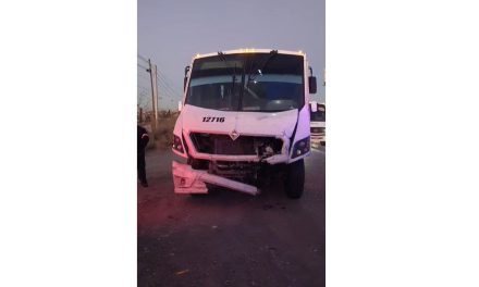 Transportes de personal chocan por alcance en la Saltillo-Monterrey